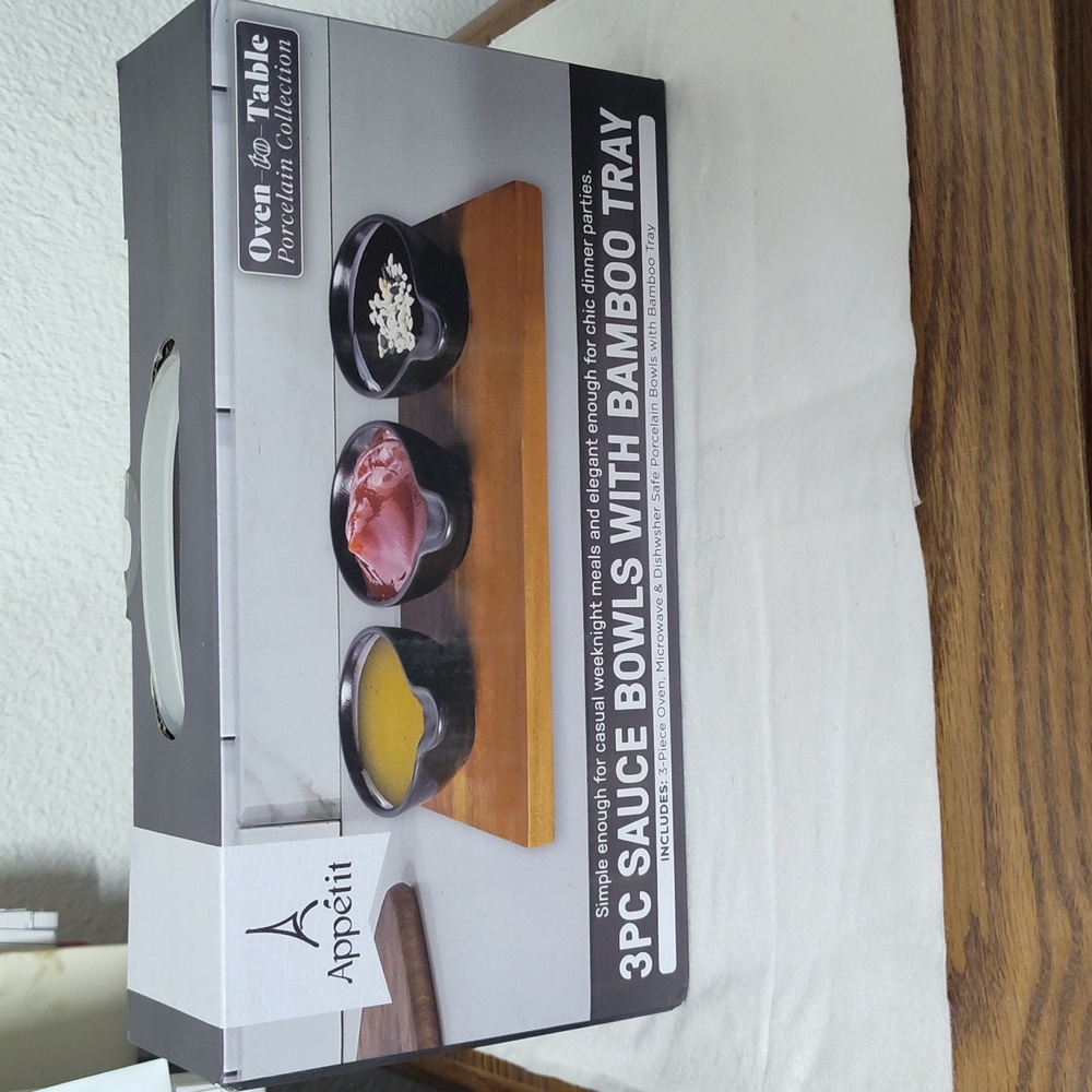 3-piece Sauce Bowls With Bamboo Tray